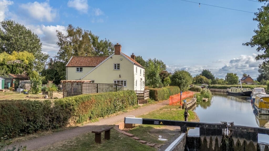 £635,000