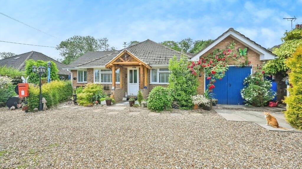 £485,000 offers over