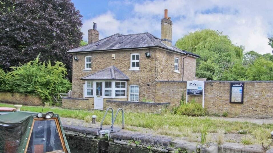 Guide Price £695,000