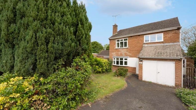 £425,000 guide price