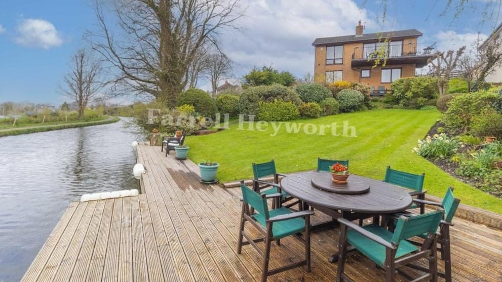 £525,000 offers in region of