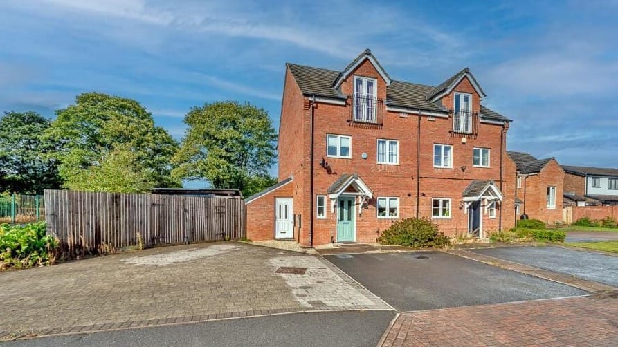 £300,000