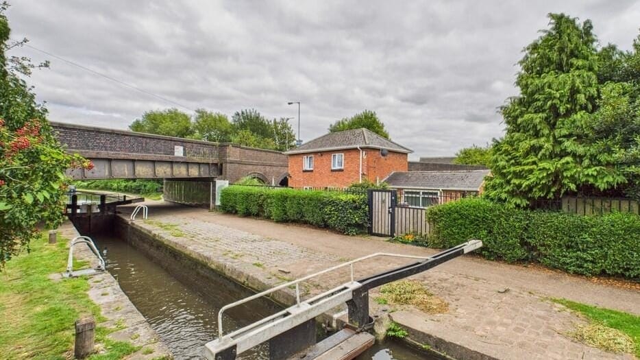 £265,000