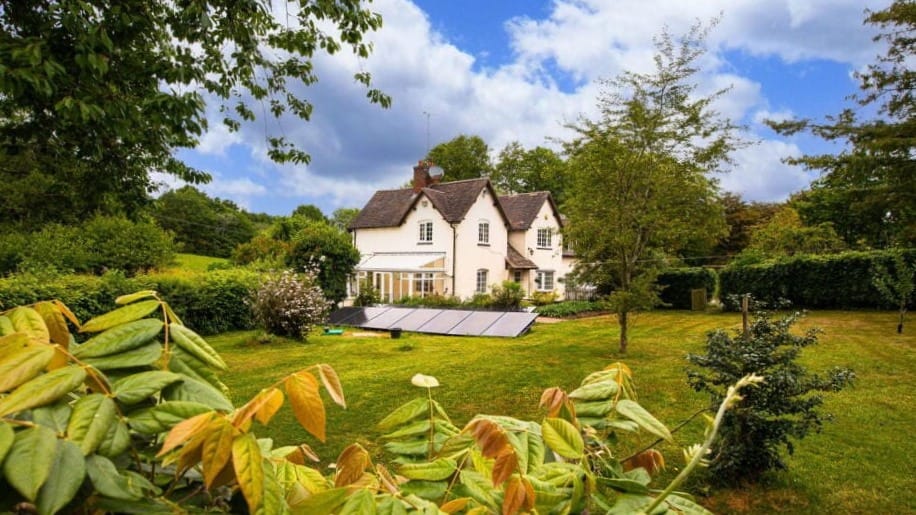 £1,350,000