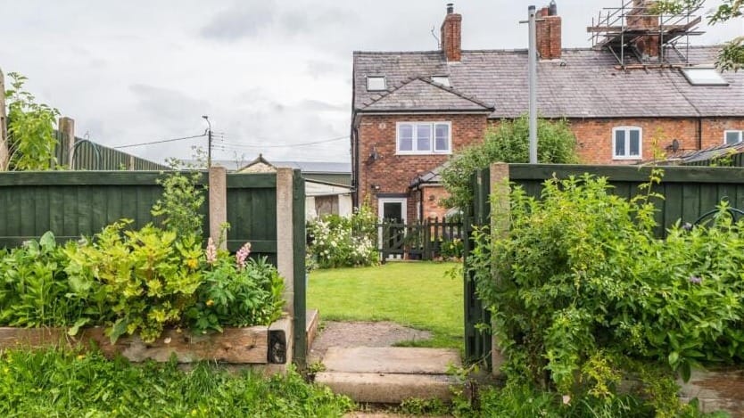 £325,000