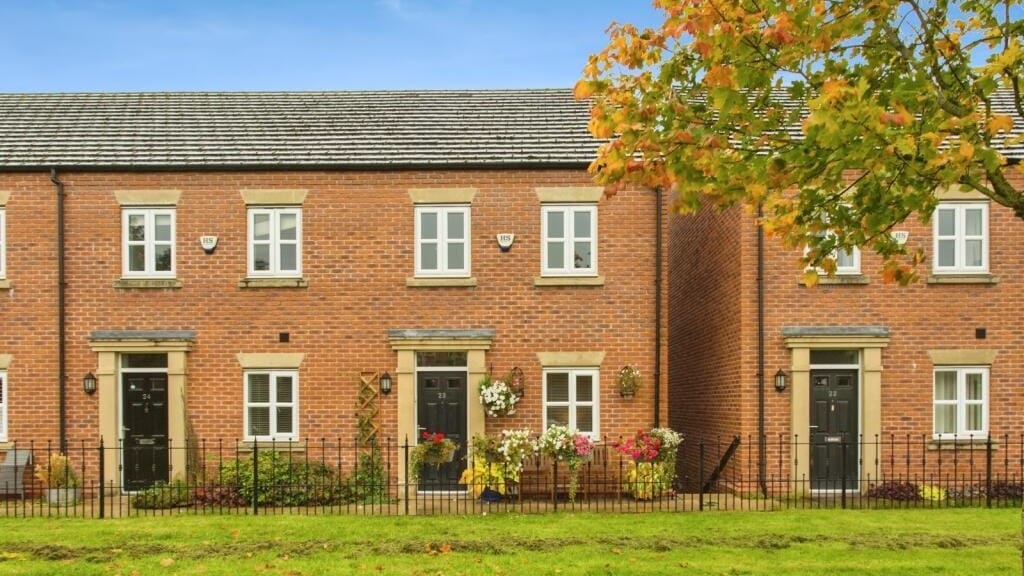 £245,000