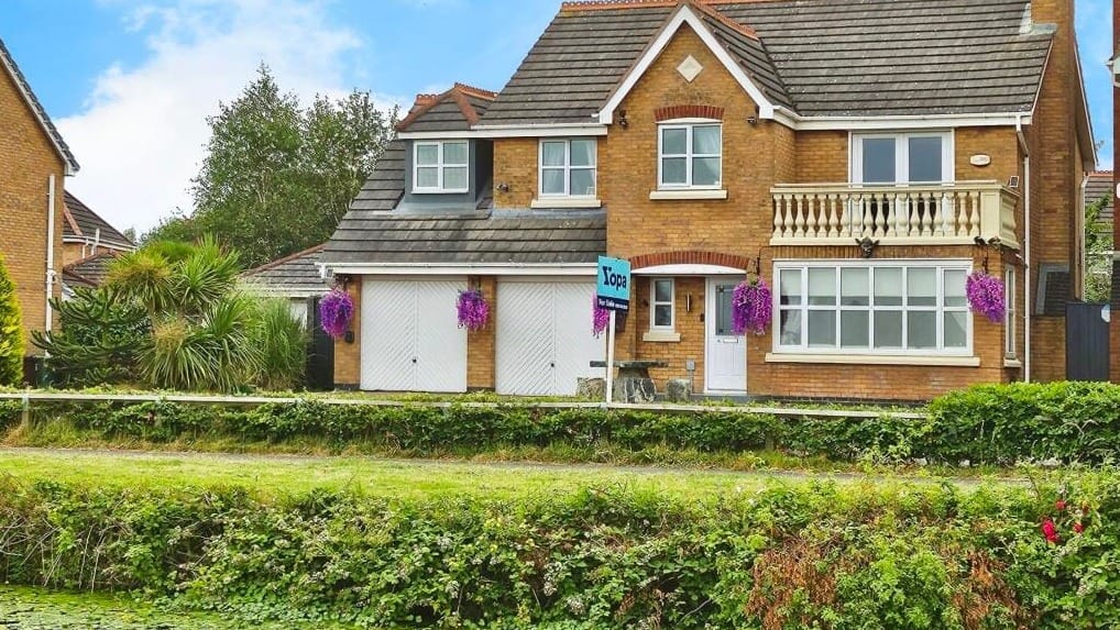 £475,000