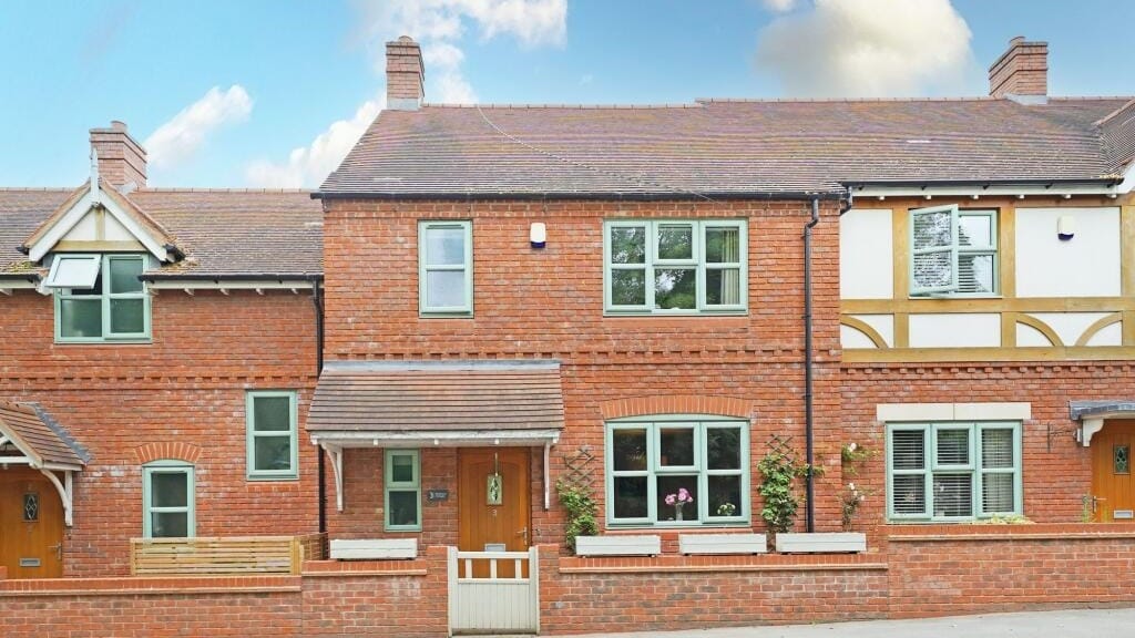 £500,000 Guide Price