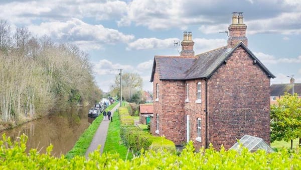 Canalside Homes for Sale from £500k to £700k