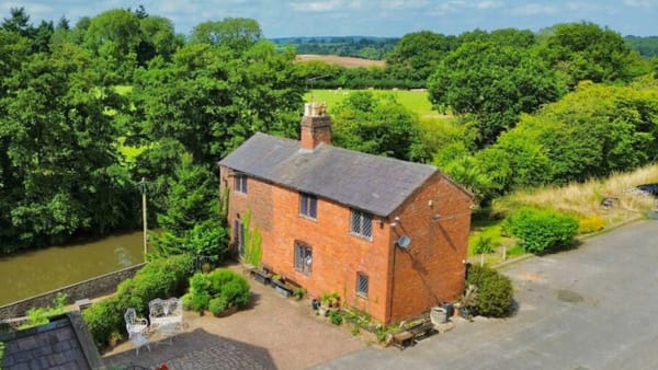 Canalside Homes for Sale from £500k to £700k (May '25)