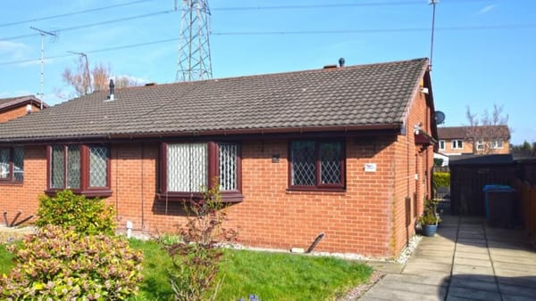 £225,000