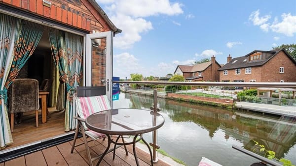 £350,000 offers in region of