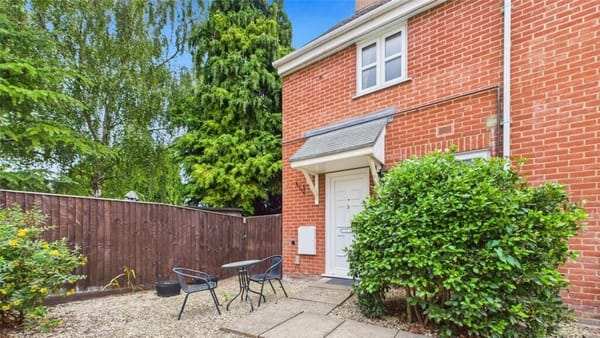 £275,000
