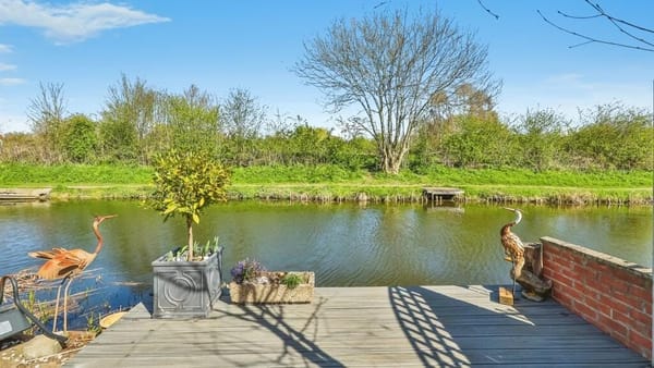 £280,000 offers in excess of