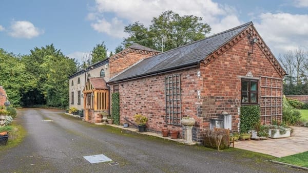 £1,000,000 Offers in Region of