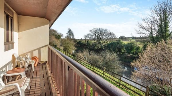 Offers in Excess of £290,000