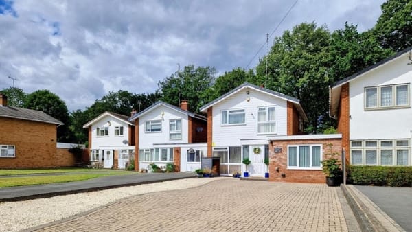 £475,000