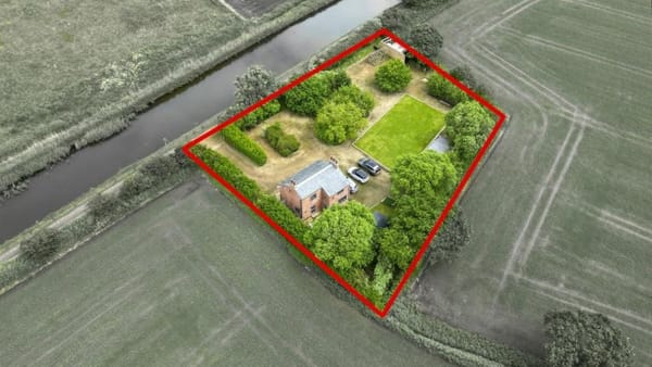 £850,000