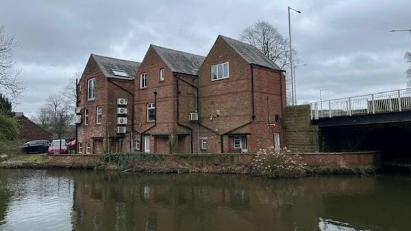 £425,000