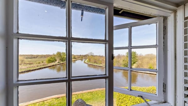£985,000 Guide Price