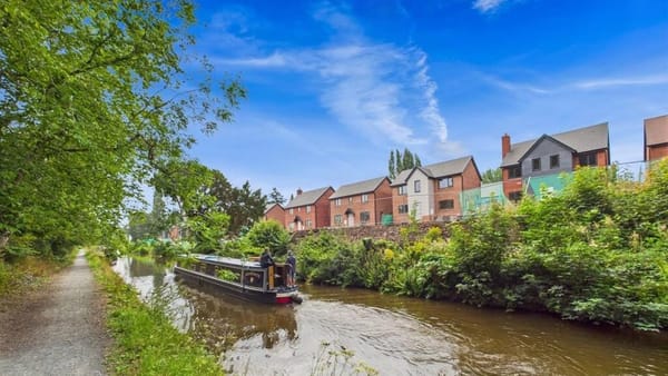 £425,000 Offers in Region of
