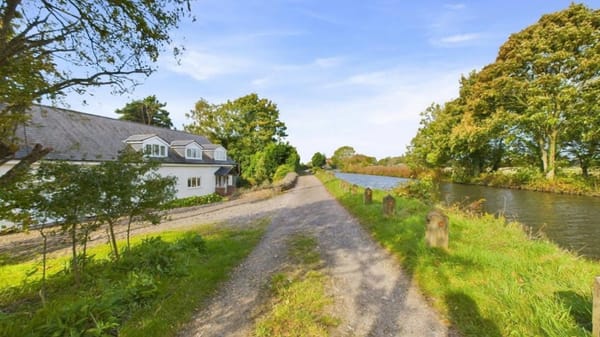 £775,000 Guide Price