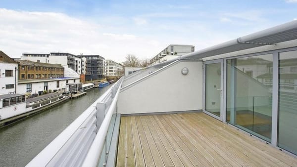 £1,250,000