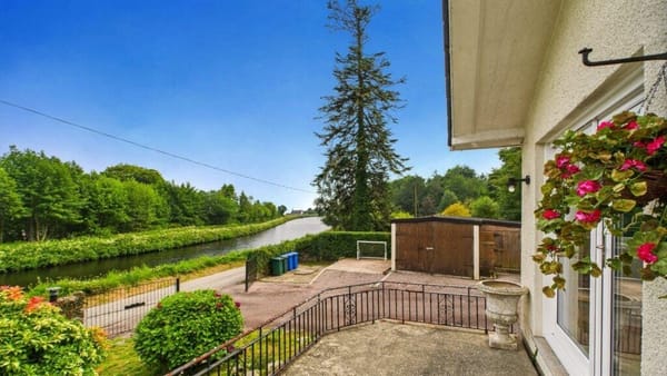 Guide Price £285,000