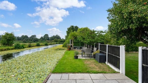 £750,000 Offers in Excess of