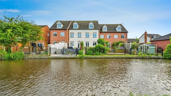 £300,000 offers over