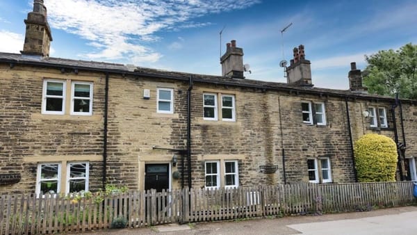 £275,000