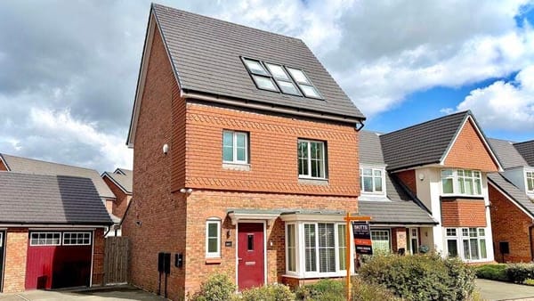 £370,000 offers in excess of
