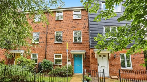 £360,000