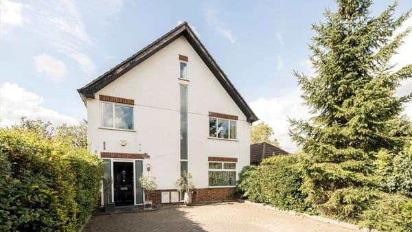 £1,599,950