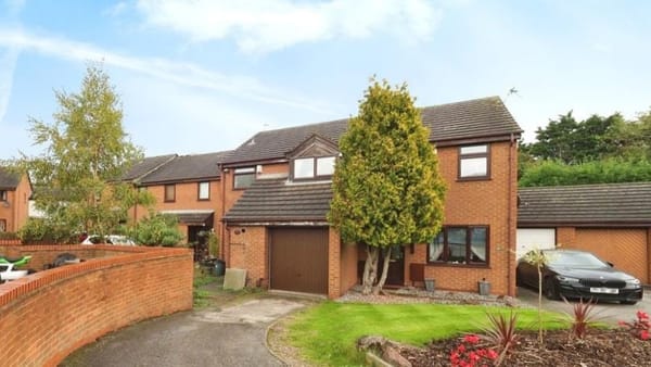 £220,000