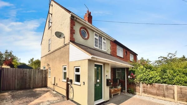 £260,000 offers over