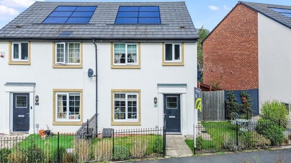 £250,000 offers over