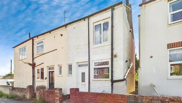 £105,000