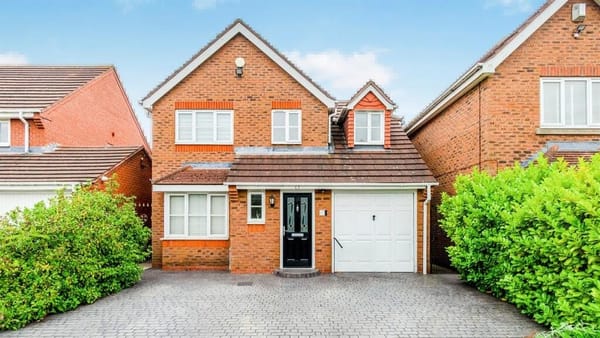 £375,000 offers in the region of