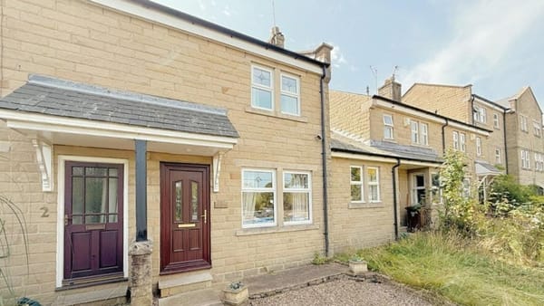£250,000