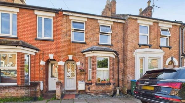 £325,000