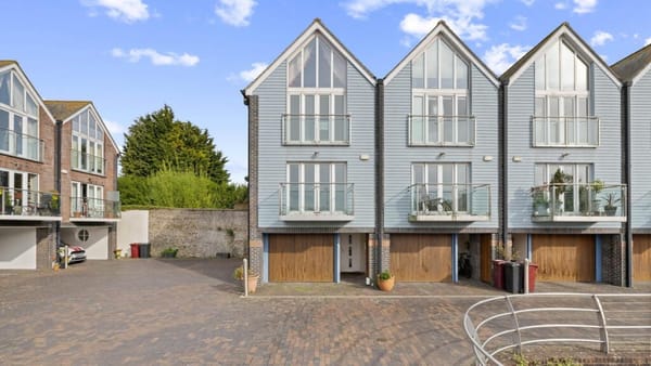 £499,950