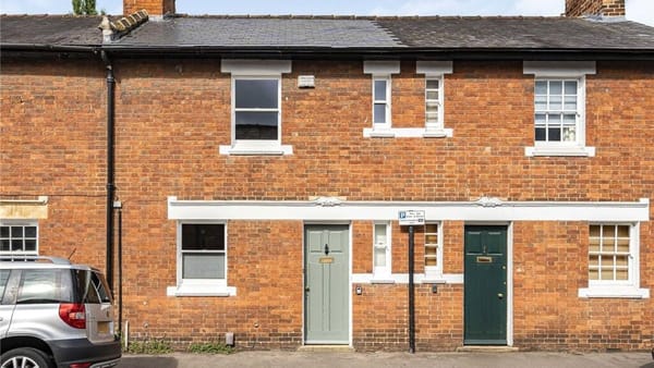 £1,285,000