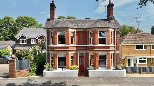 £499,950 offers in region of