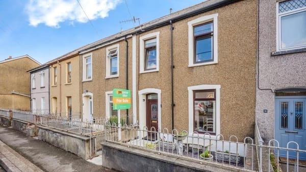 £230,000
