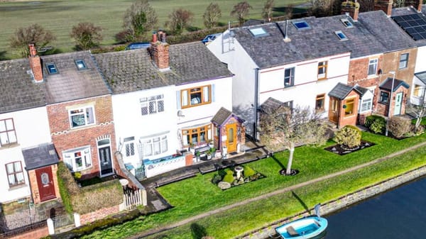 £280,000