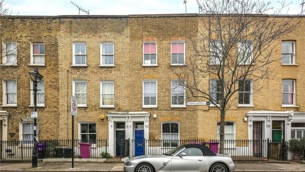 £1,800,000