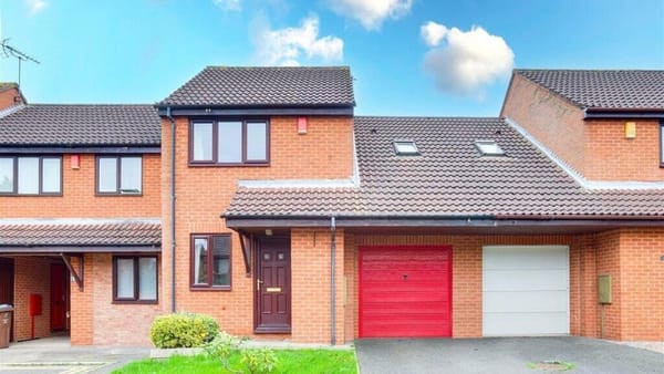 £255,000