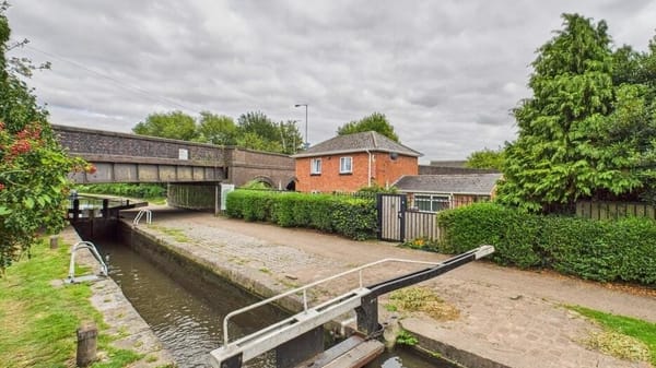 £265,000