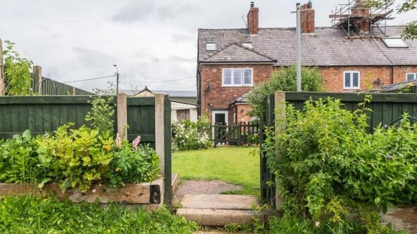 £325,000